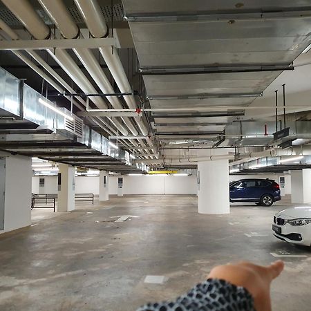 Highpark Suites At Petaling Jaya, Kelana Jaya By Plush Bagian luar foto