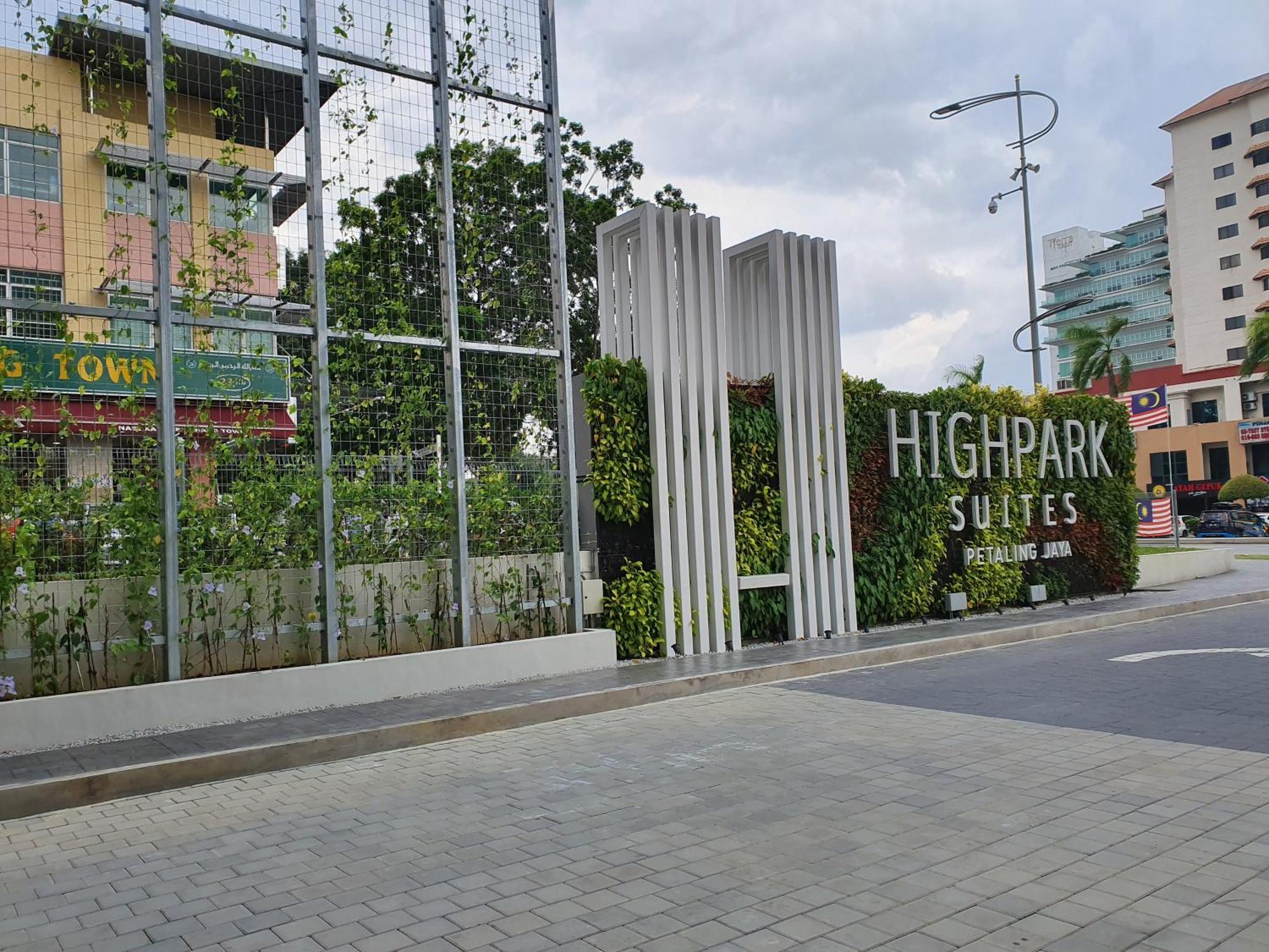 Highpark Suites At Petaling Jaya, Kelana Jaya By Plush Bagian luar foto
