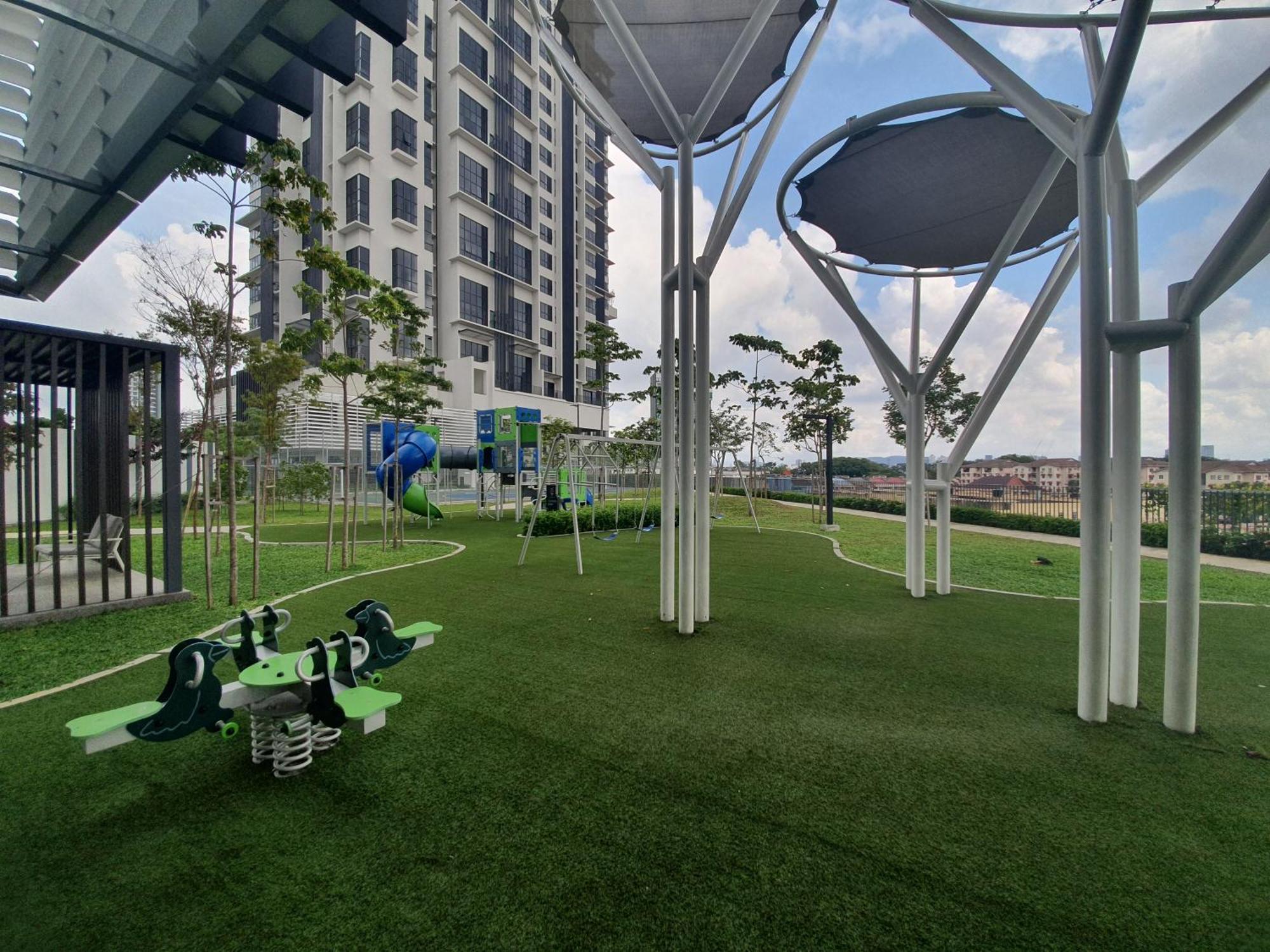 Highpark Suites At Petaling Jaya, Kelana Jaya By Plush Bagian luar foto